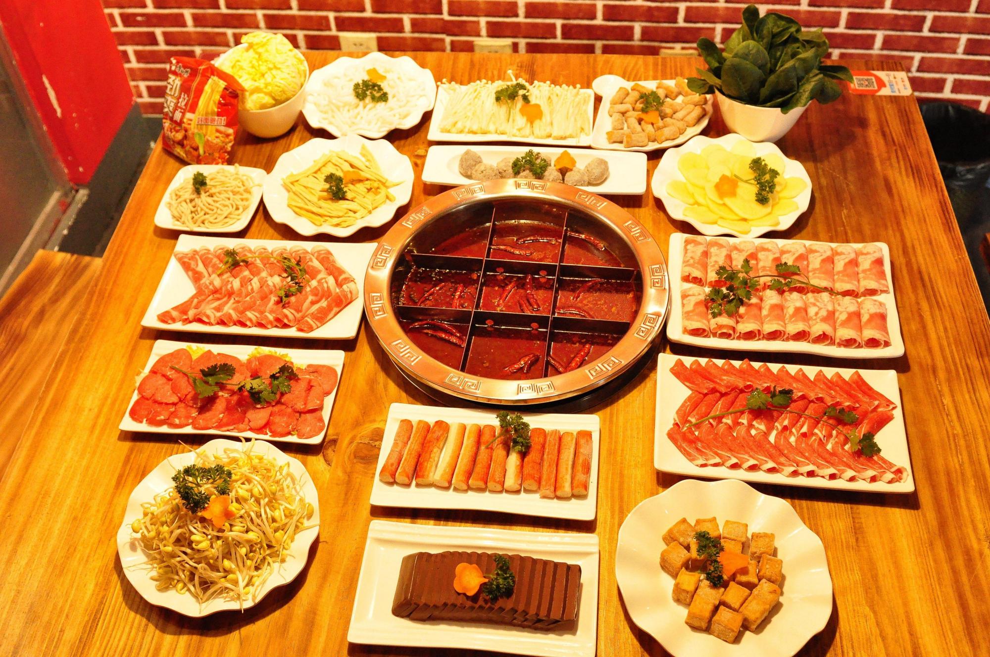 重庆九宫格火锅很有特色 但很多人都吃错了