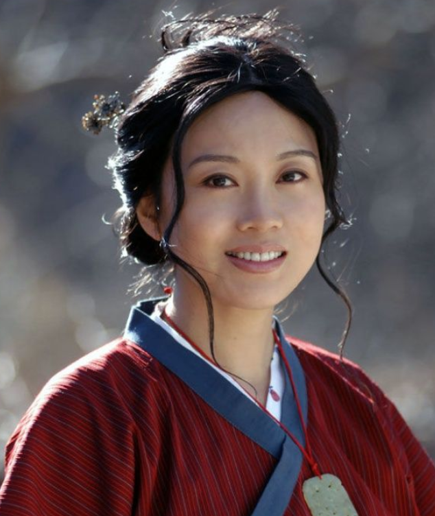 闫妮21岁女儿近况曝光,曾遭嘲靠妈硬捧十年没红?今悄然打脸众人