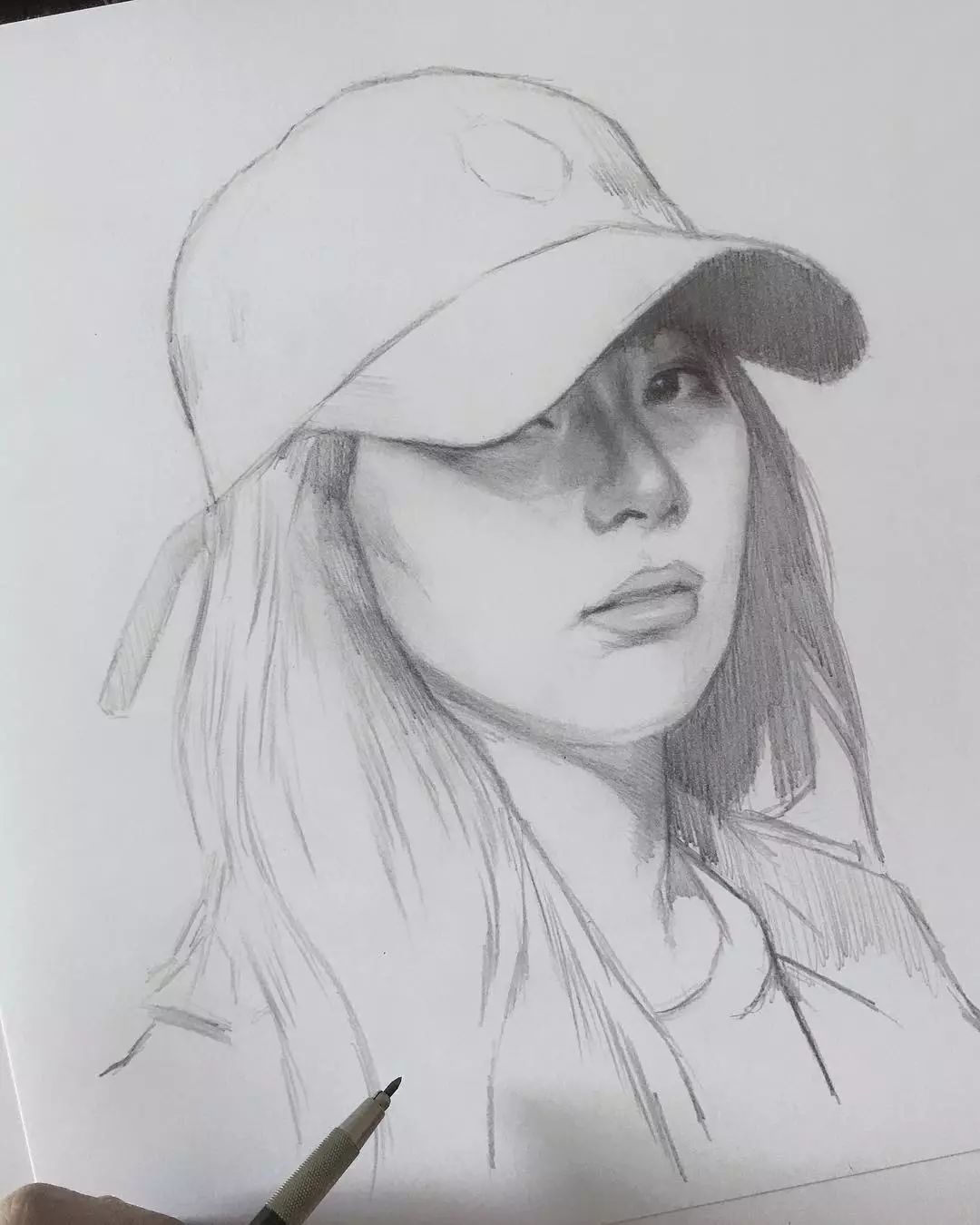 他通过自学成为速写大牛,笔下的美女各个都美翻天