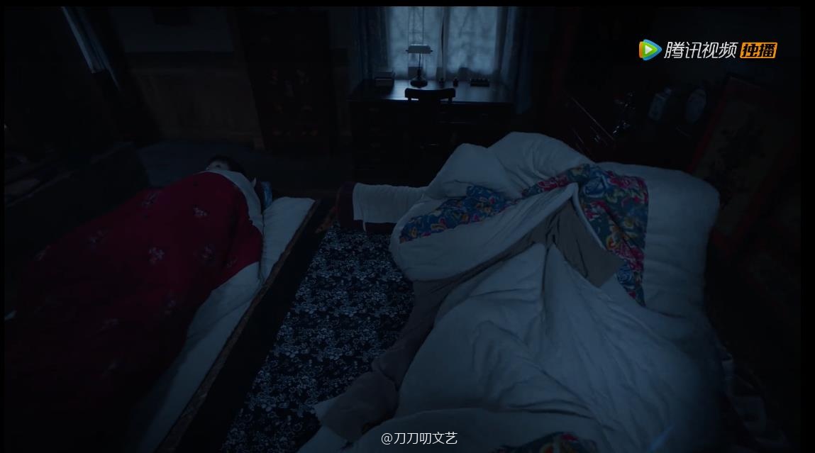 《老酒馆》被黑了吗?导演怒称要报警,但观众吐槽的这点没说错
