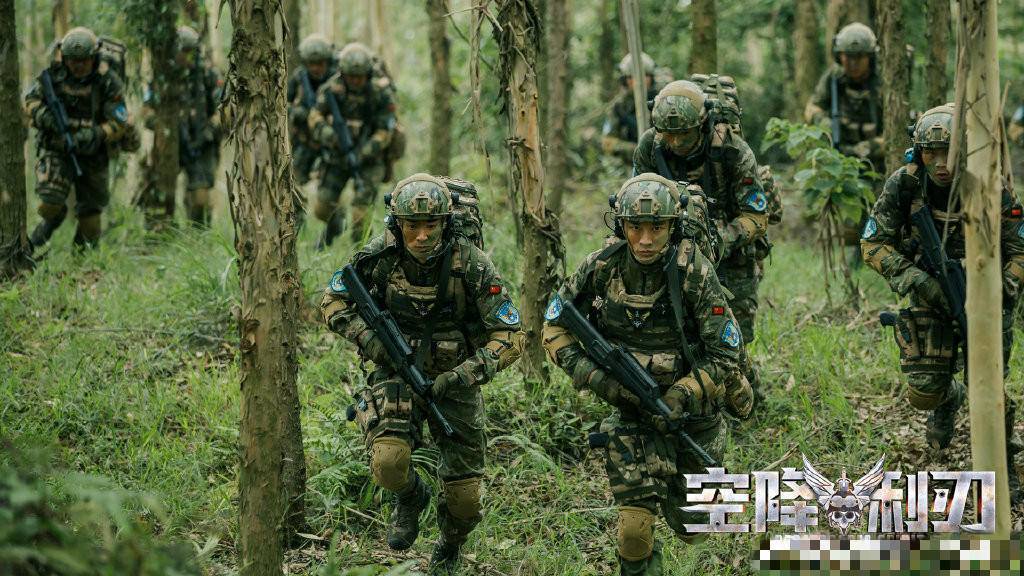 贾乃亮为剧减重20斤,场景比陈晓新剧真实,《士兵突击》的他惊现