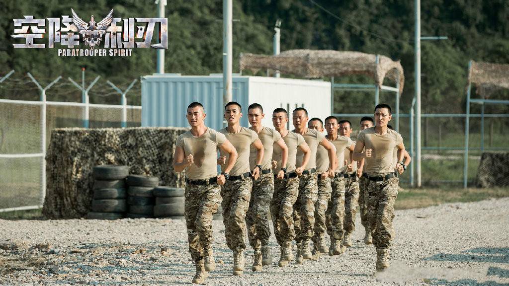 贾乃亮为剧减重20斤,场景比陈晓新剧真实,《士兵突击》的他惊现