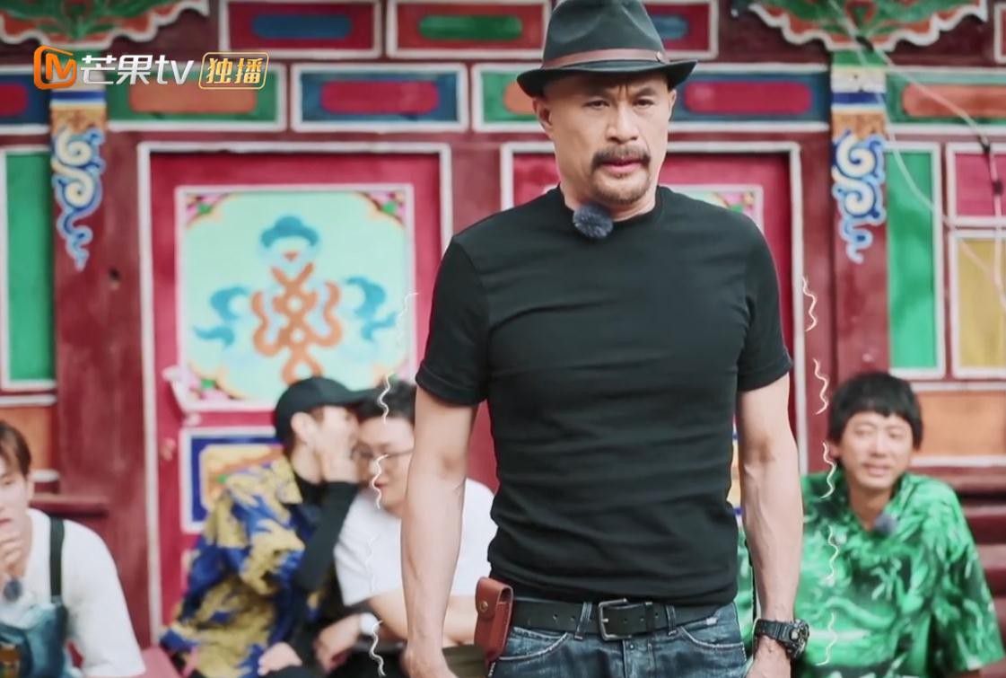 《一路成年》梁家辉现惊人演技,即兴表演太精彩,徐锦江像小弟