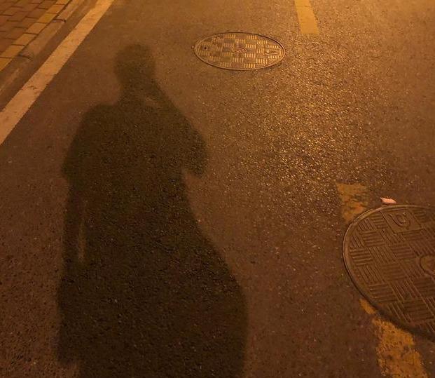 看月亮,思故乡,到底在天上还是在地上?