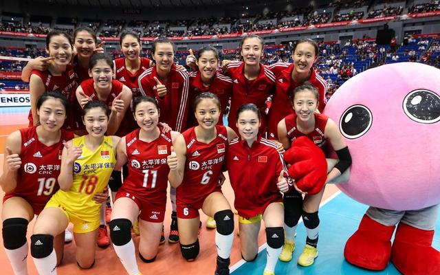 朱婷李盈莹打对角,合力贡献31分,中国女排零封多米尼加女排