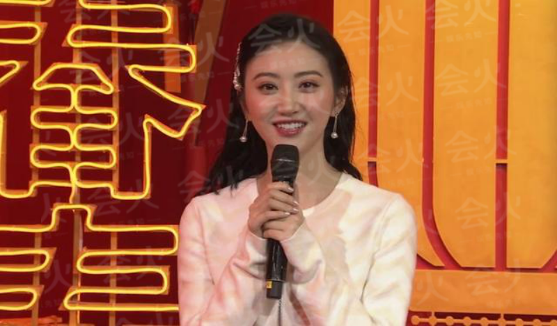 群星登央视贺国庆,刘涛照成比目鱼,杨紫关晓彤国民闺女变阿姨?