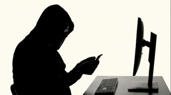 游戏界10大奇葩违法案件:挖隧道塞裤裆只为偷游戏