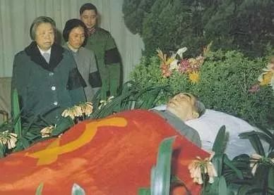 周总理一生共写了74封情书,没有一句“我爱你”,却深情备至