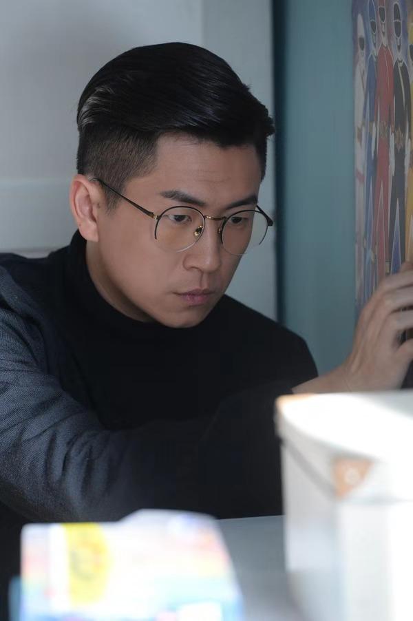 一改以往形象饰演“变态”偷窥狂 TVB绿叶演员坦言怕人觉得是变态