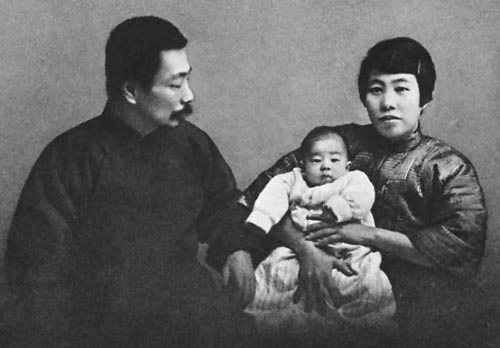 许广平:与鲁迅相爱十年,拒绝原配合葬请求,她自己又葬在哪?