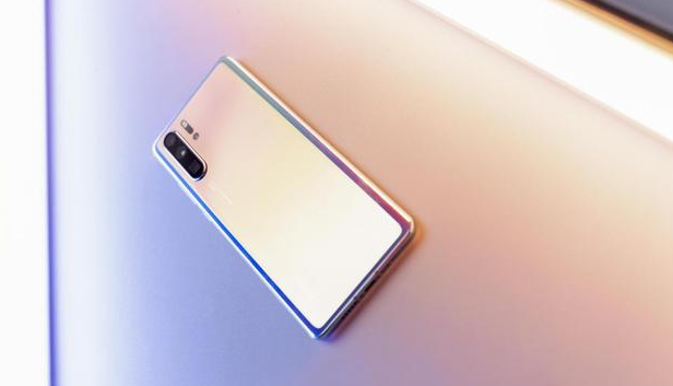 华为真狠心!mate30Pro 5G跑分碾压苹果三星,新机皇当之无愧