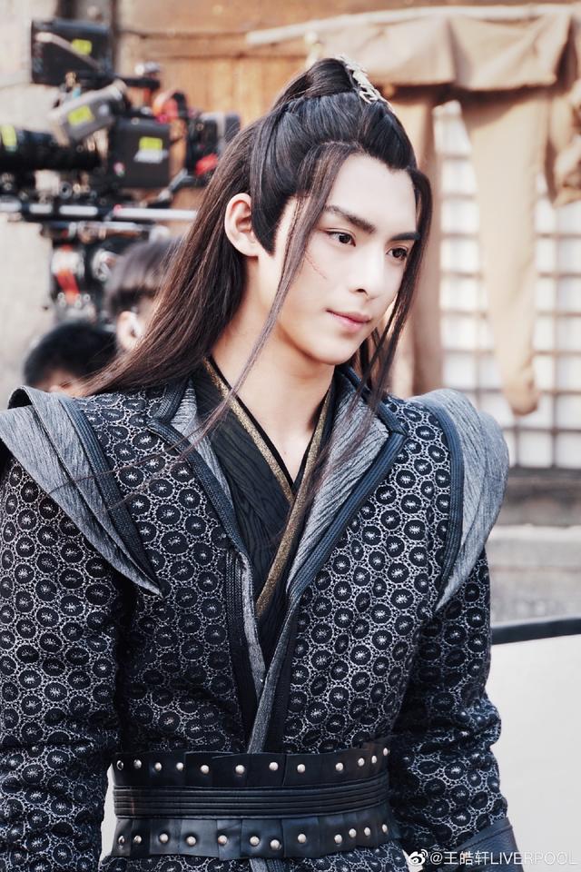 杨超越无缝进组,新戏搭《奈何boss》男主,还有《陈情令》的他们