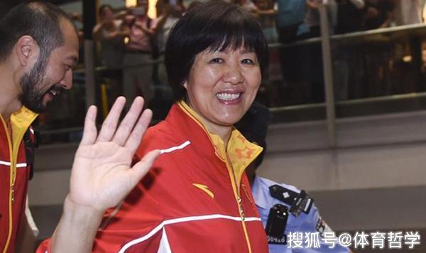 美国女排又丢分!还送1争冠热门出局,中国女排丢冠堪比国足出线