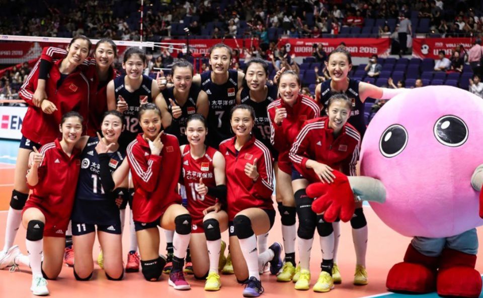 中国女排刷爆多项历史!再迎5位世界冠军,三大赛第10冠登顶第一