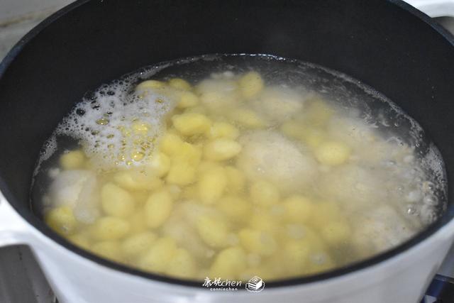 秋天这碱性食物要多吃,用来煮汤清润去秋燥,没有肉却营养好喝