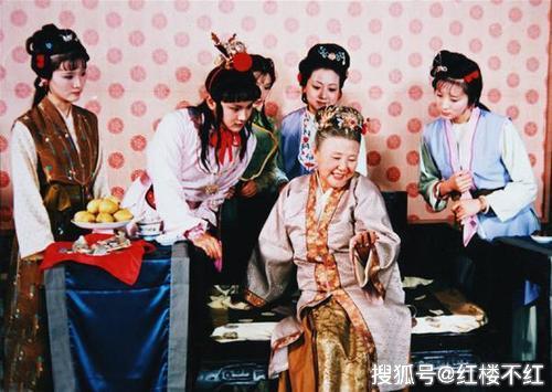 黛玉、宝钗,贾母更喜欢哪个?一处细节,实锤贾母内心真实想法