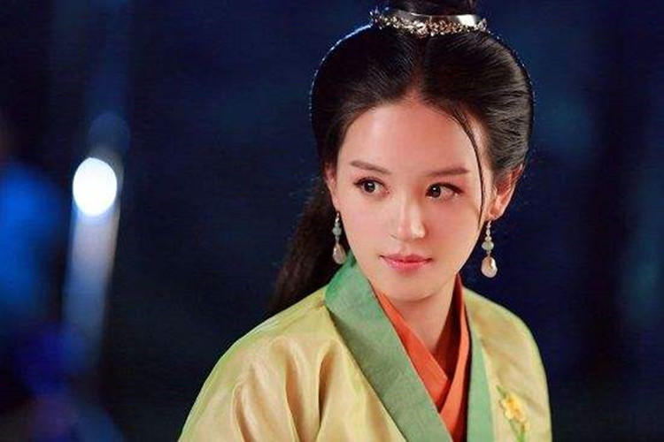 元春把“红香绿玉”改成怡红院,词虽工整,却隐喻林黛玉终为人妾