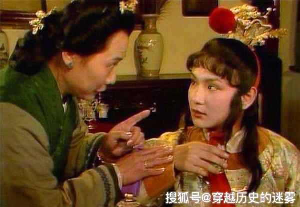 贾宝玉撵走自己的奶妈,为了一个包子一碗茶?你把事情想的太简单了