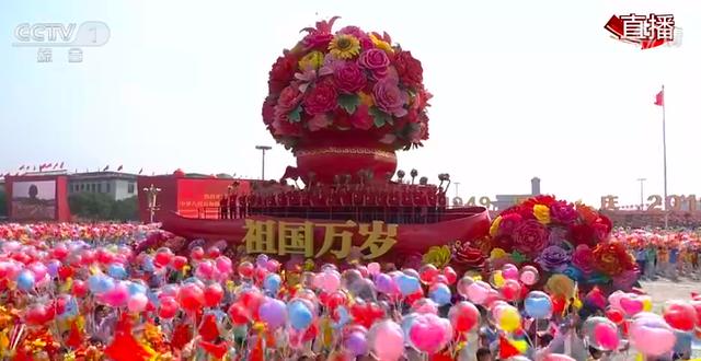 骄傲!女排乘坐单独花车参加庆典,获万众欢呼她们配得上最高礼遇