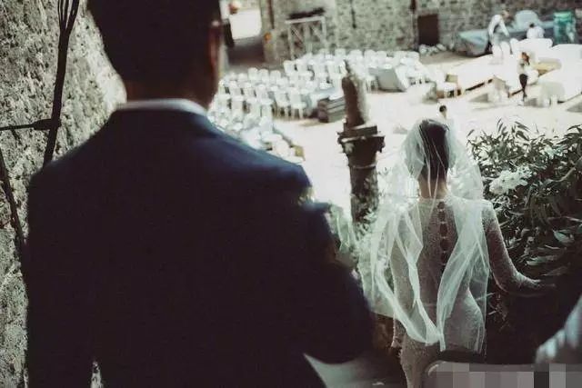 “小章子怡”承认结婚!曾被前男友暴打,今嫁大17岁富豪老公