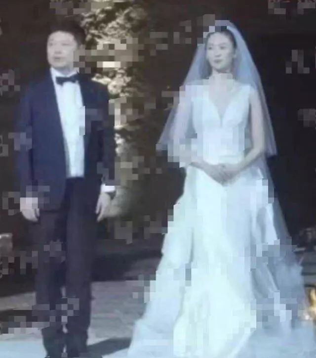 “小章子怡”承认结婚!曾被前男友暴打,今嫁大17岁富豪老公