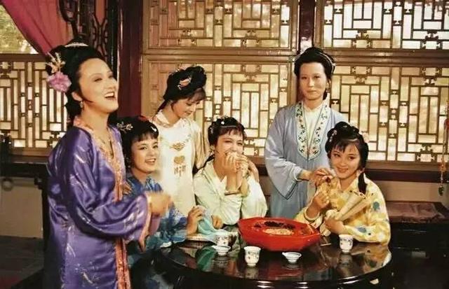 林如海死后,贾琏小厮的一句话,点出了林黛玉的家产都入了贾府
