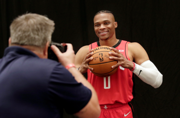 NBA消息:火箭官宣喜讯,勇士再遭噩耗,恭喜库兹马,恭喜快船