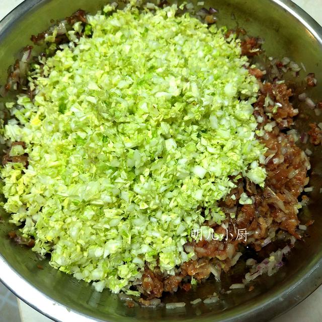 小长假吃饺子,不防试试这个馅儿,只因多加它,鲜美多汁好吃没够
