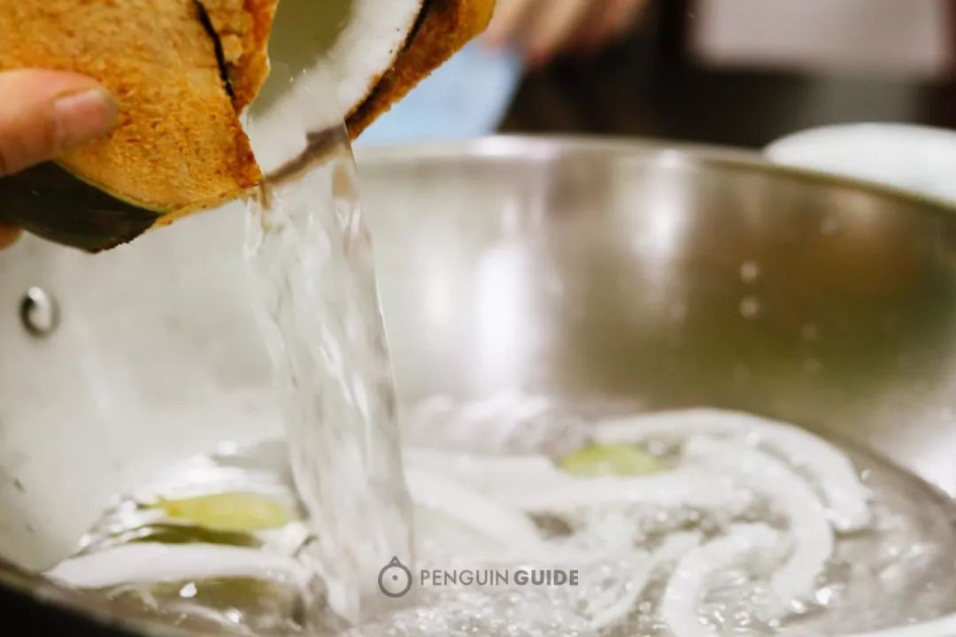 深圳的市菜:椰子鸡