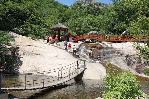 看红叶来祖山,它比香山美