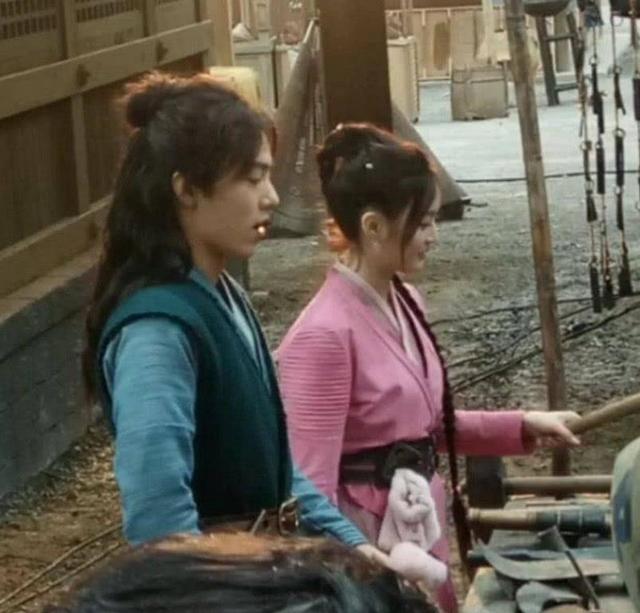 火箭少女论演技,杨超越胜过美岐,吴宣仪合作肖战造型已预见结局