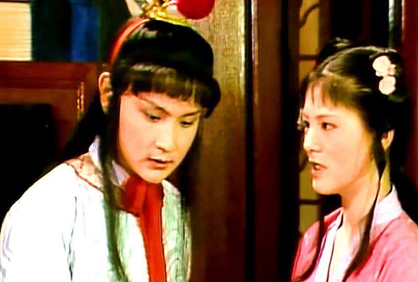 贾宝玉和袭人云雨,黛玉为何毫不介意?甚至打趣袭人是嫂子