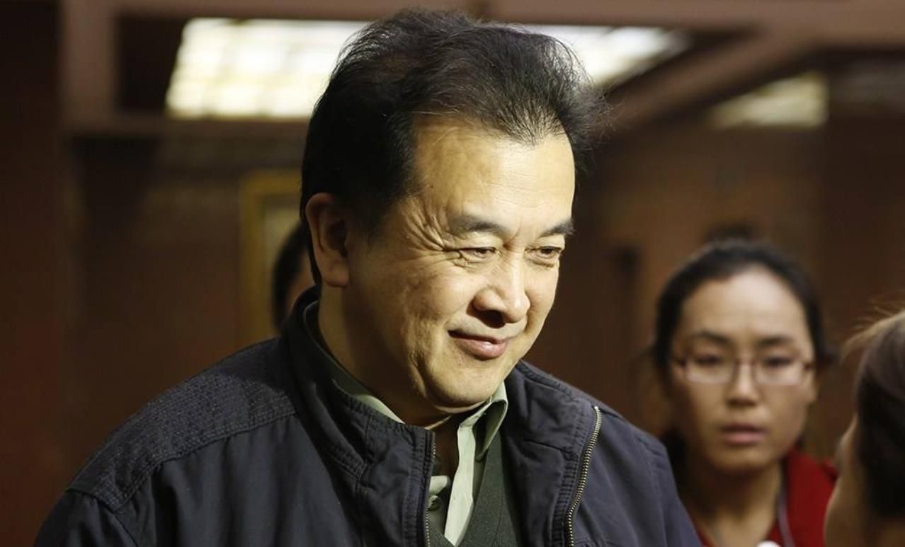 曾24次登上春晚,被央视免职后音讯全无,如今58岁老态尽显