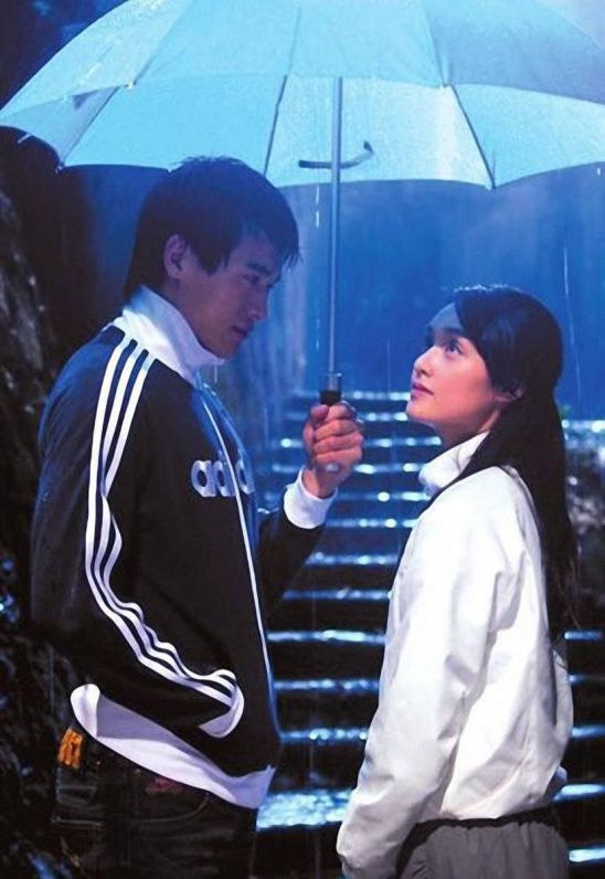 她因眼神忧郁被出道,嫁最穷影帝被传离婚,曾跟高云翔是荧幕情侣