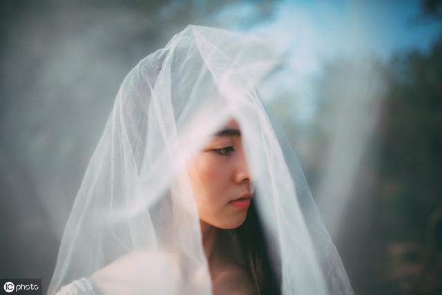 做一个不轻易打扰别人的局外人