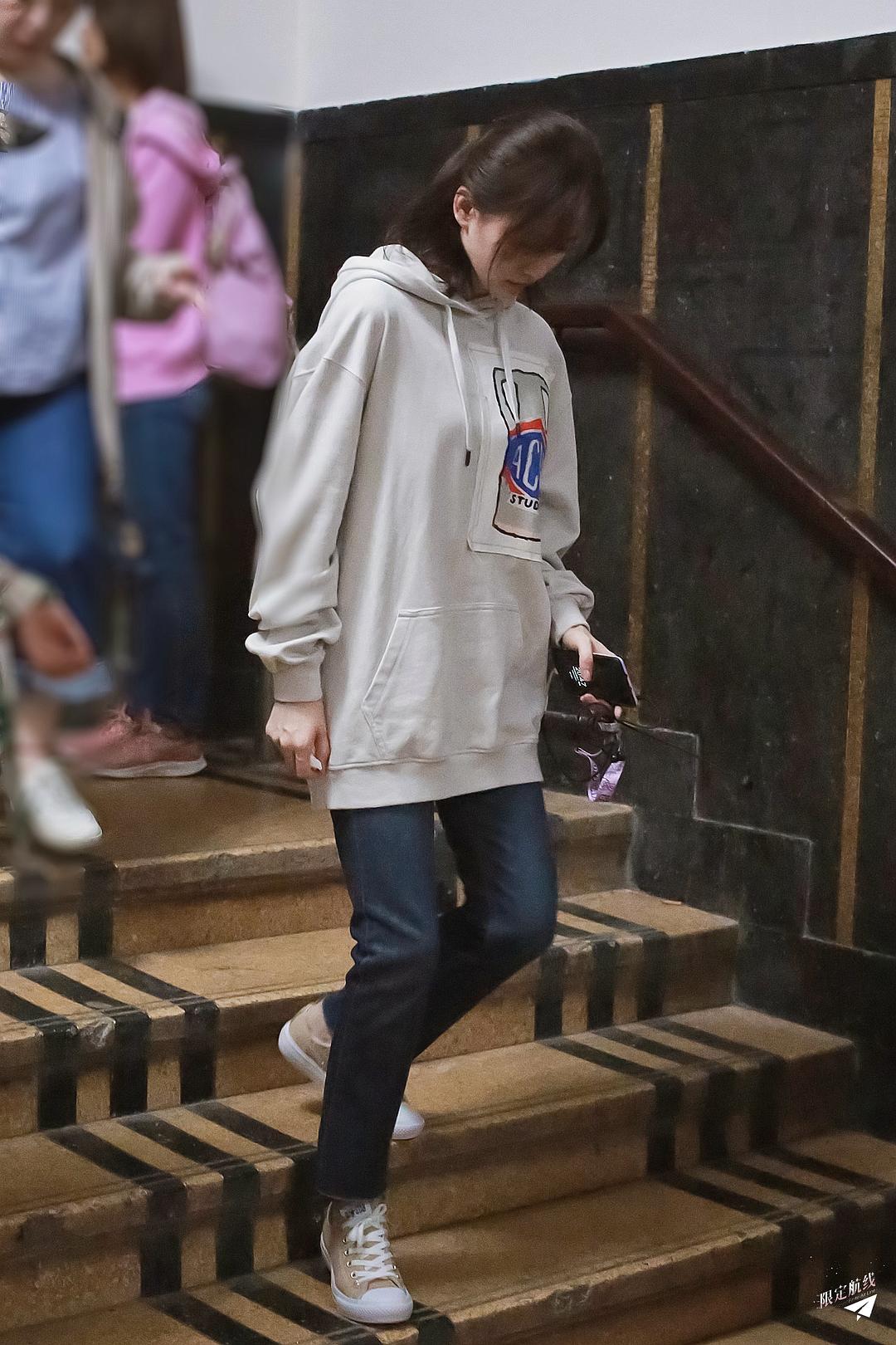 刘诗诗跟朱一龙组cp什么感觉?看路透我都想给他们搬民政局