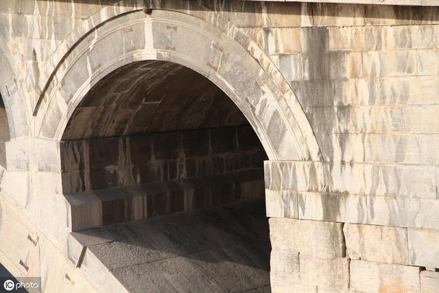 古人没有用钢筋、水泥建造的一座桥,使用了1400年,牢固如初
