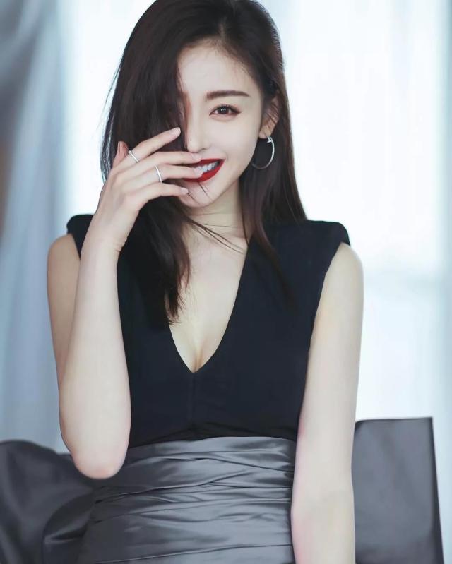 《中国机长》里的黑马惊喜?将运动融到骨子里,上综艺火上热搜!