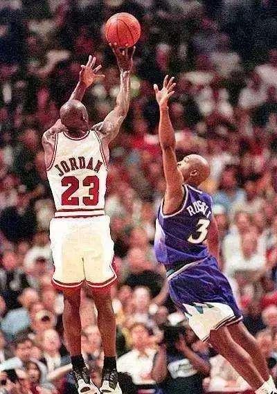 “我要在这里绝杀你”,这句话NBA也就5个人敢说,詹姆斯上榜