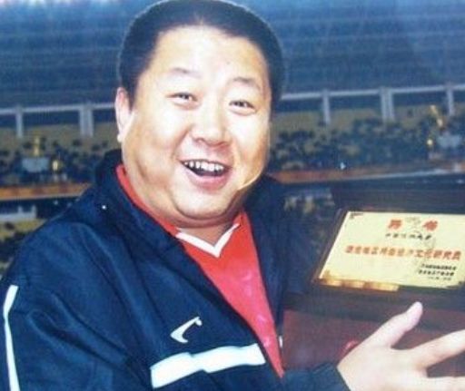 他比赵本山还牛,因车祸去世,倪萍伤心痛哭,葬礼一幕让众人愤怒