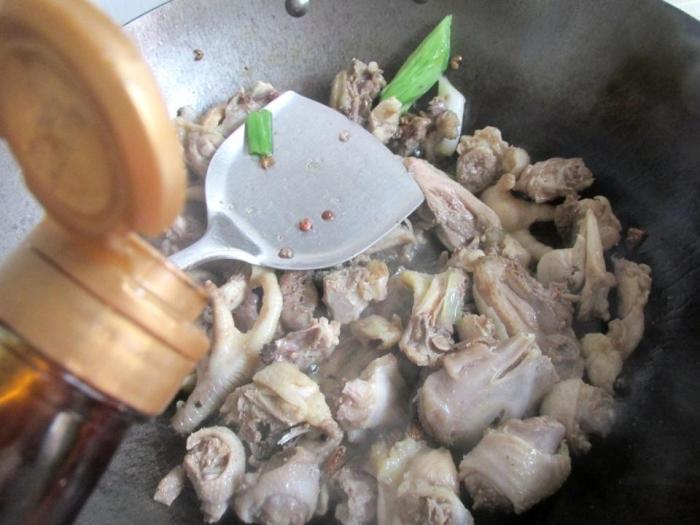 这样炖鸡吃非常棒, 让你解馋又好吃