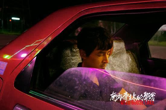 《南方车站的聚会》胡歌颠覆形象,忧郁眼神尽显高级颓丧感
