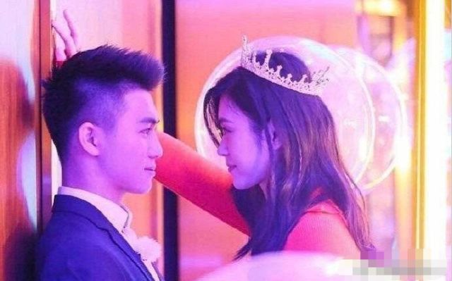 何猷君公布奚梦瑶产子喜讯,赌王家族长孙诞生,网友感叹效率太快