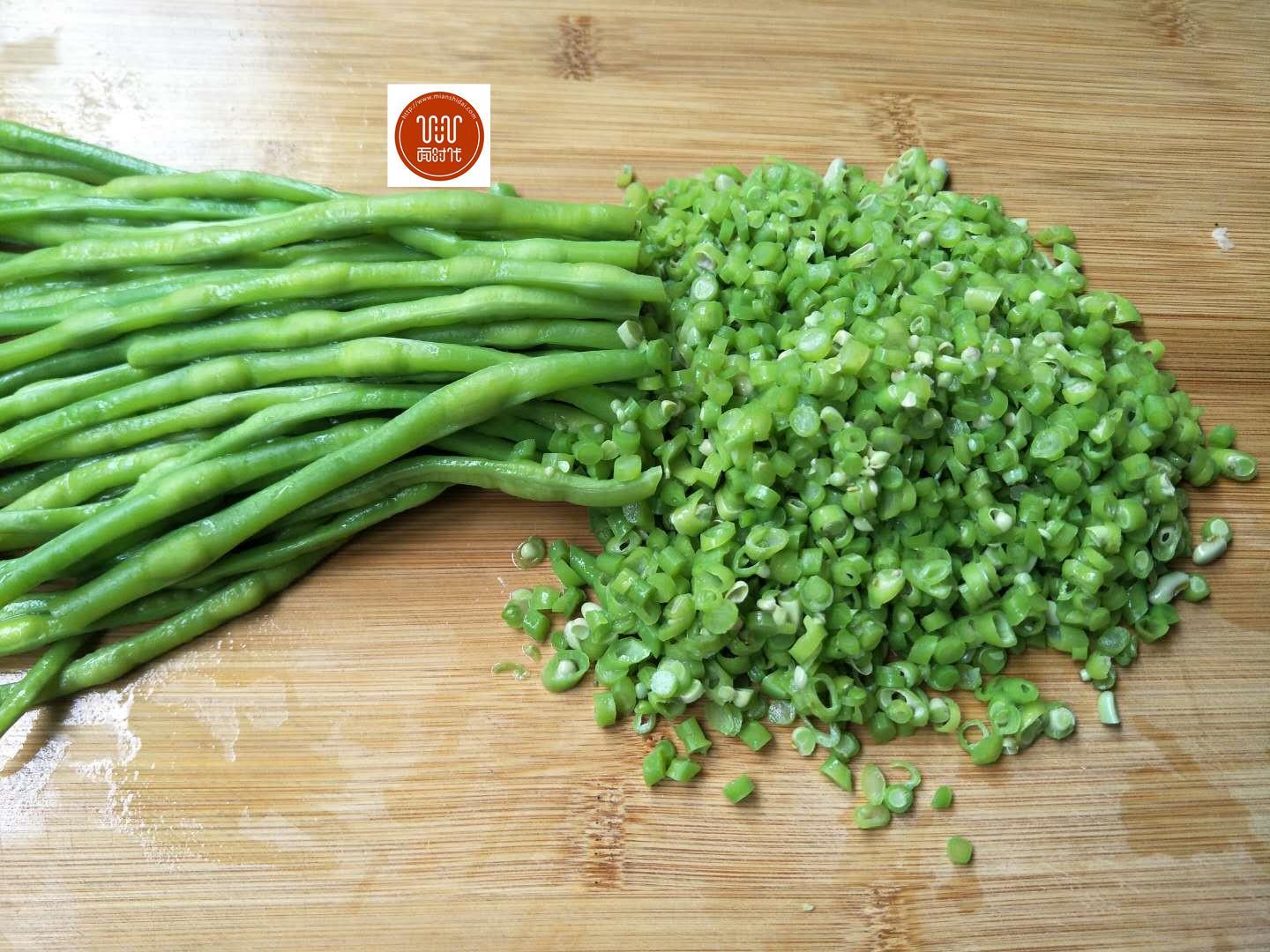 秋天用这菜做饺子馅,便宜又好吃,我家隔几天做一次,吃了更有劲 !