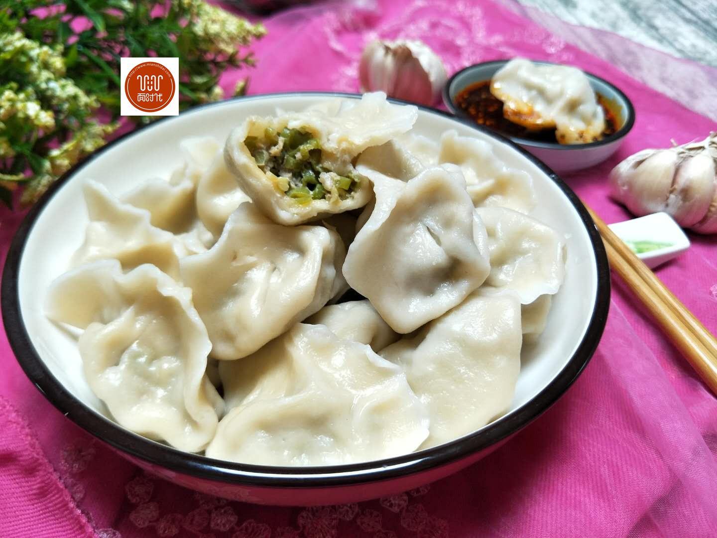 秋天用这菜做饺子馅,便宜又好吃,我家隔几天做一次,吃了更有劲 !