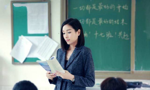 《御狐之绊》杨恭如饰演美女老师,女神虽然依旧,但剧情糜烂不堪