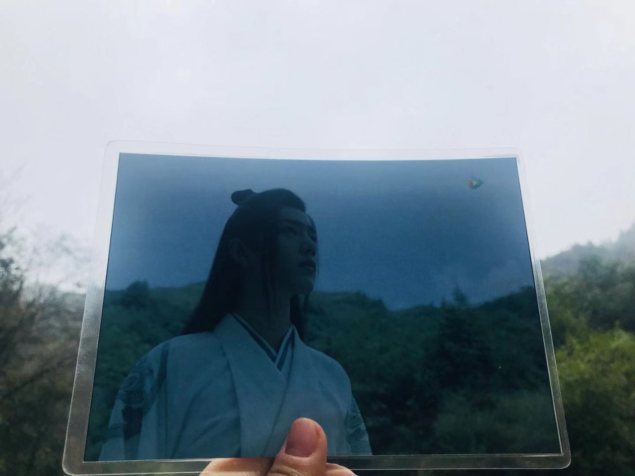 《陈情令》拍摄地大火!粉丝把荒山走出一条路,打卡照让人笑秃头