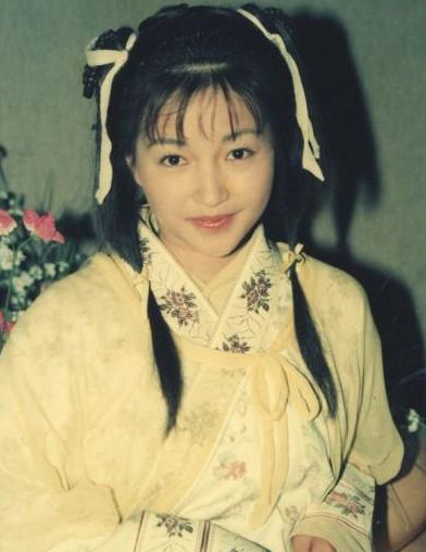人靠衣裳马靠鞍,看金庸先生笔下哪些喜欢穿黄衫的女子