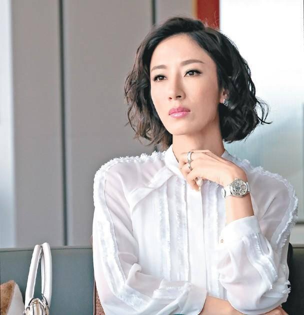 前TVB小生回巢拍剧被同剧组女演员纠缠 视后老婆到场监督宣示主权