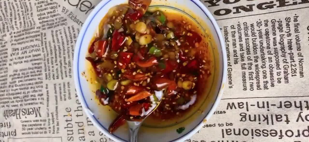 凉拌干豆腐丝,软嫩入味酸辣味美,百姓餐桌上的常客